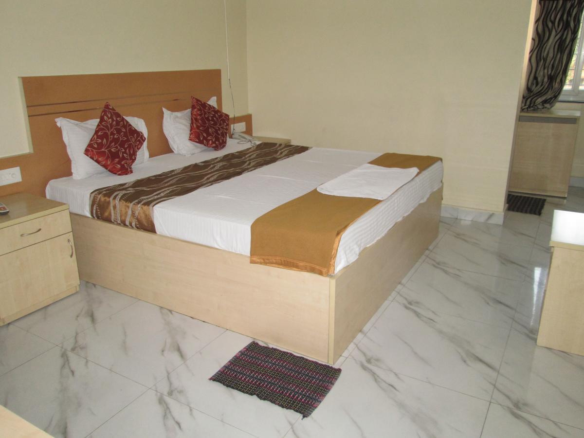 Oyo 13494 Hotel Nakshatra Inn Hyderabad Exterior photo