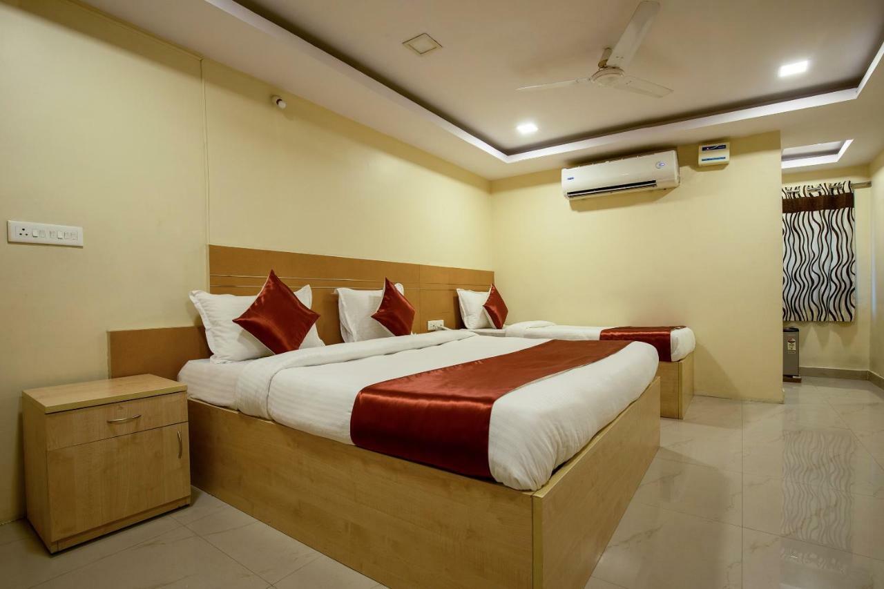 Oyo 13494 Hotel Nakshatra Inn Hyderabad Exterior photo